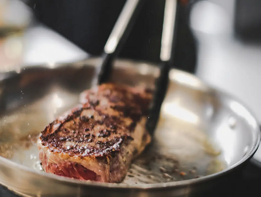 <p>Enjoy the best of both worlds with premium, American-made stainless steel cookware and America's #1 meal kit</p>